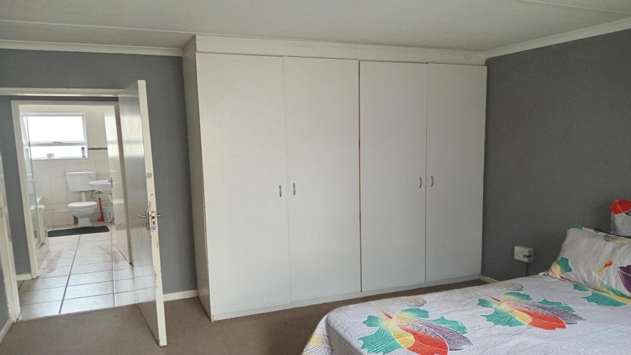 2 Bedroom Property for Sale in Guldenland Western Cape